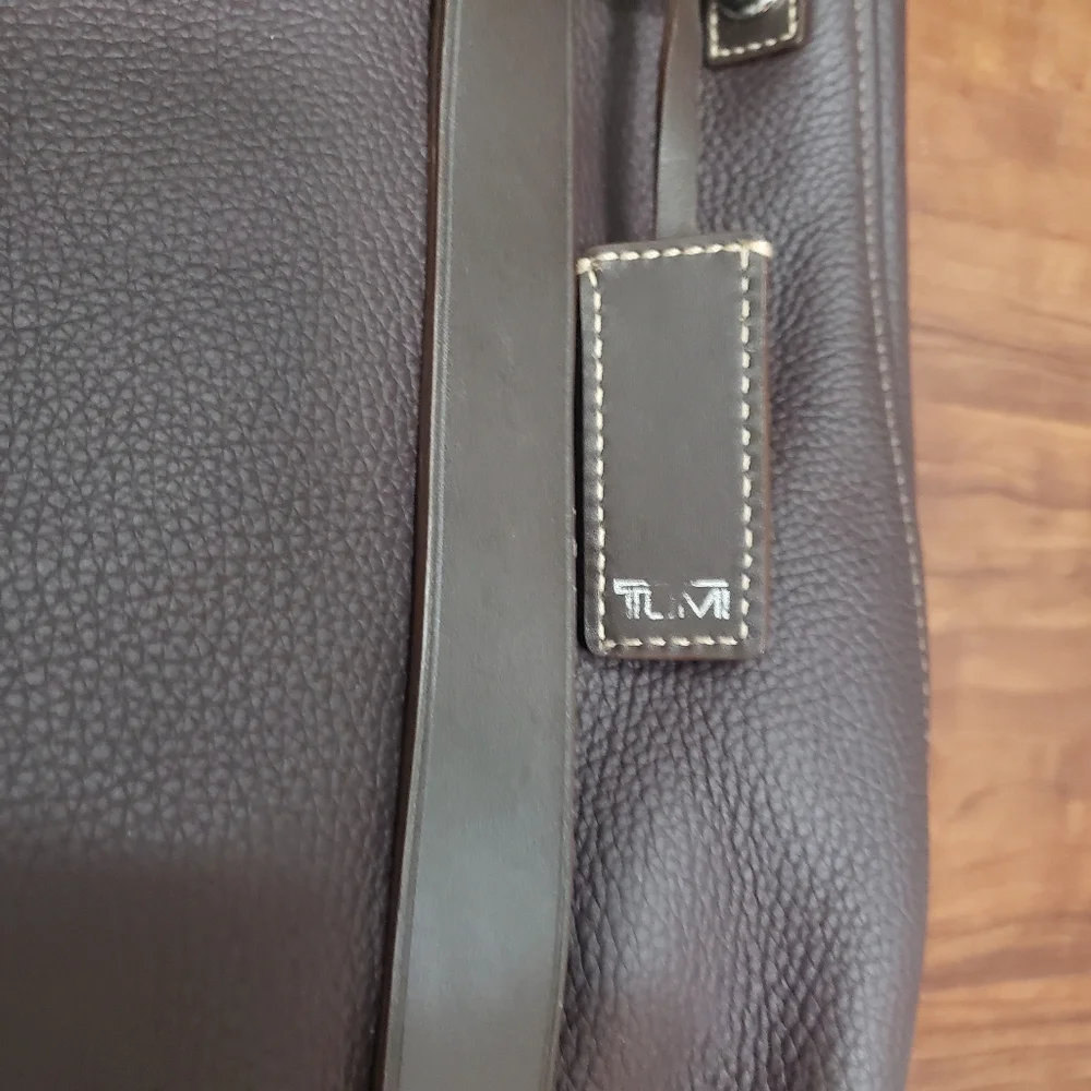 NEW TUMI Chatham Brown Leather travel Bag business Tote weekender bag